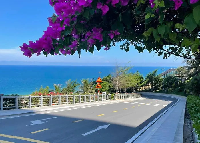 Khách sạn Mandala Oceanfront Driftwood 5*