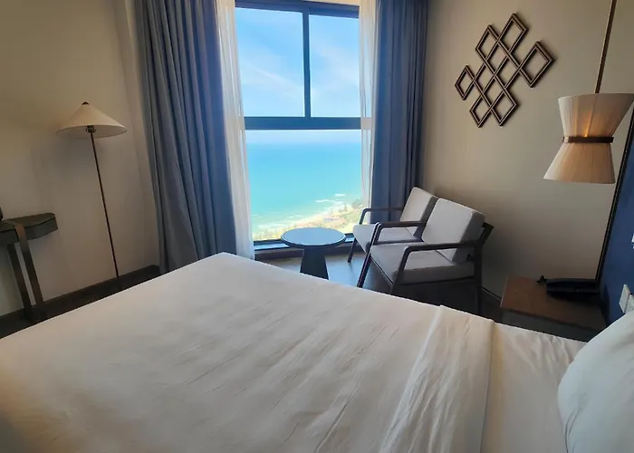 Khách sạn Mandala Oceanfront Driftwood 5*